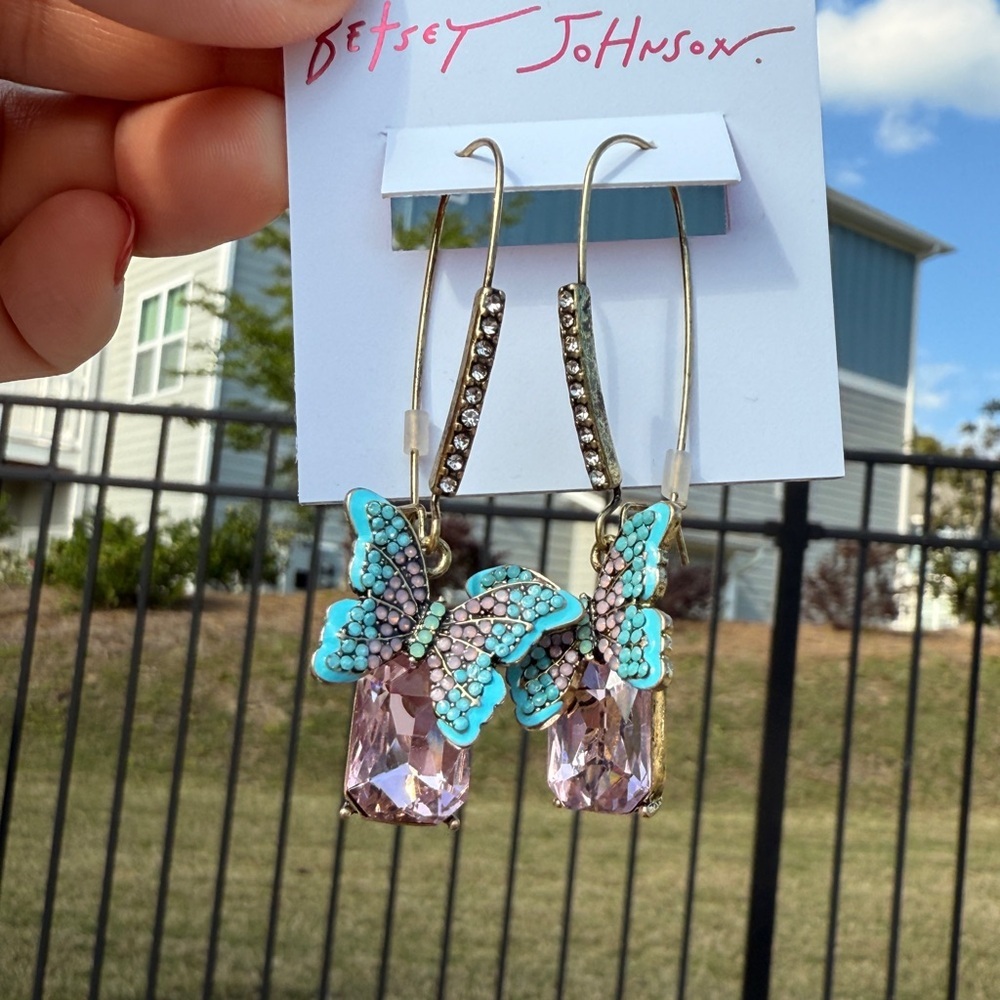 Elegant Butterfly Drop Earrings - Picture 1 of 8